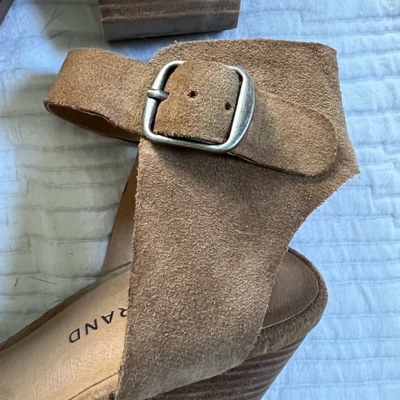 Lucky Brand suede block heels - Picture 9 of 11